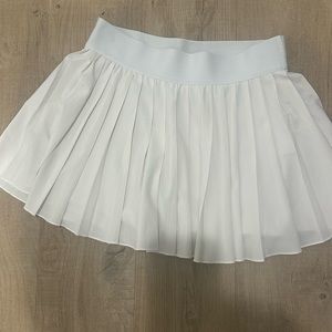 Aritzia white tennis skirt size XS